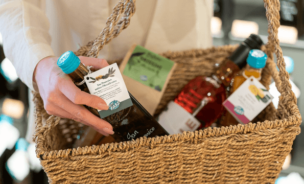 LIQUEURS & HUILES ARTISANALES NYON | huile d'olive offerte